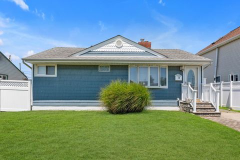 Single Family Residence in Freeport NY 62 Grant Street.jpg