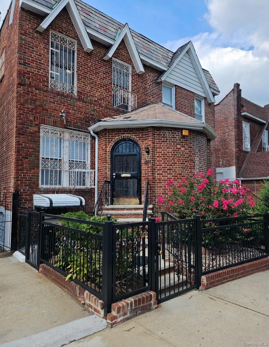 30 32 84th St, East Elmhurst, NY 11370