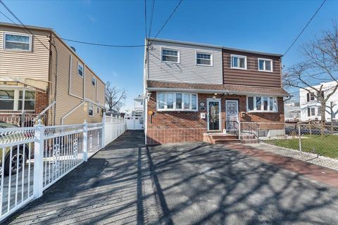 Single Family Residence in Bronx NY 813 Havemeyer Avenue.jpg