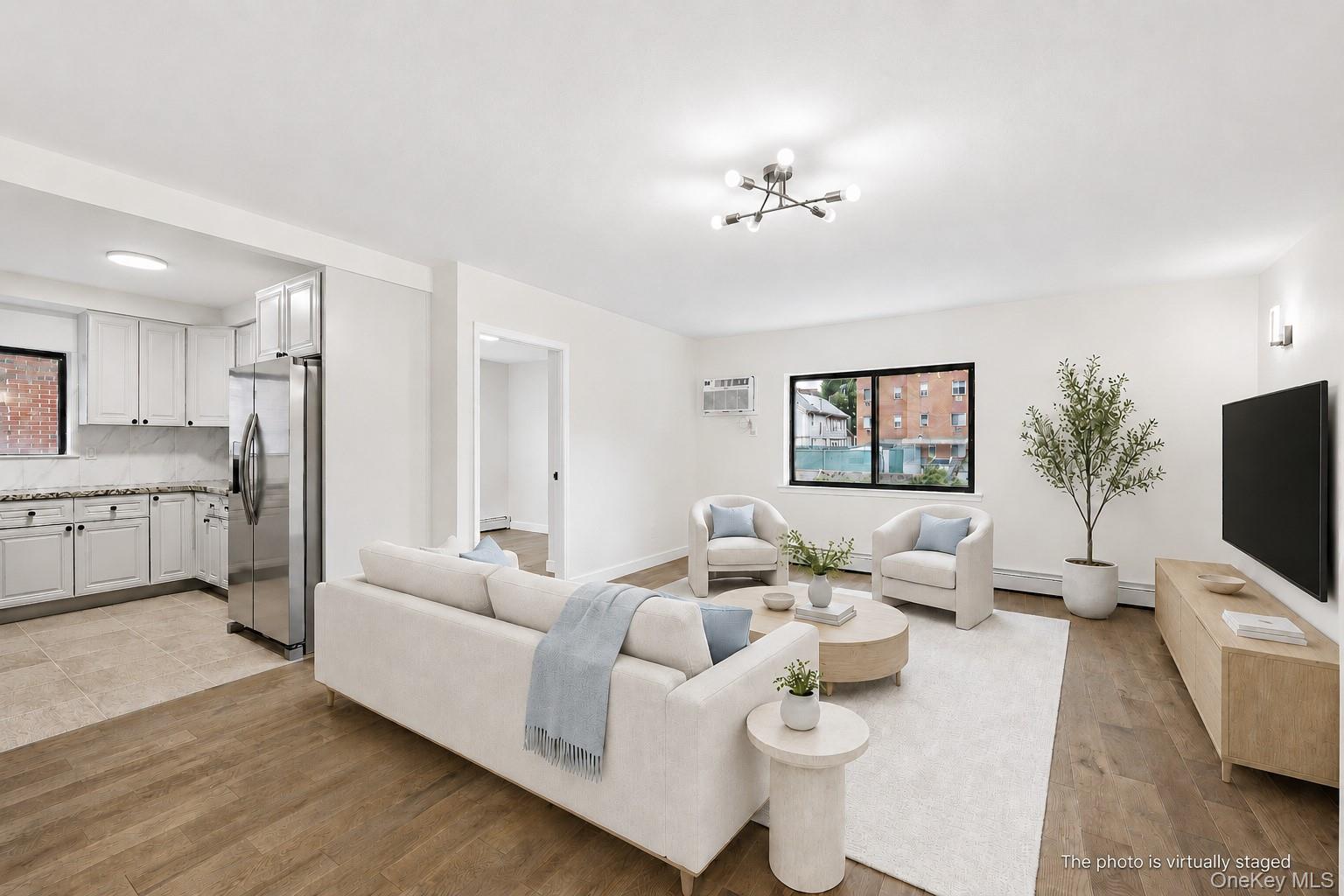 14726 Roosevelt Ave, Flushing, NY 11354