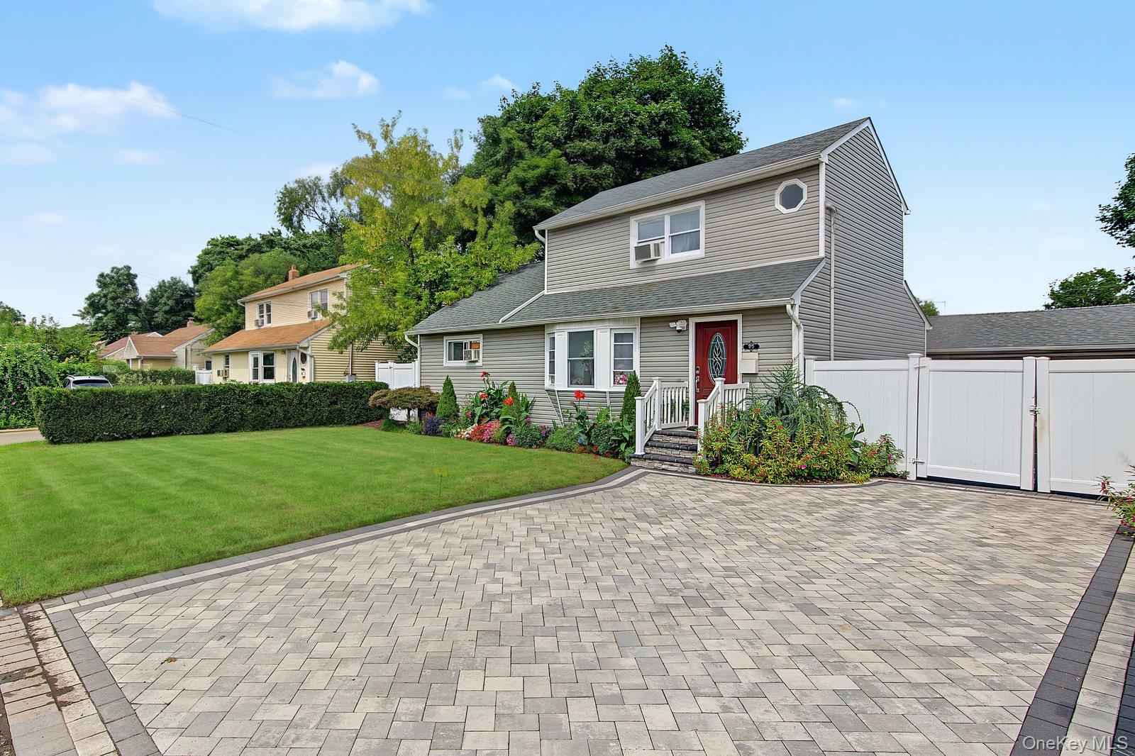 95 Booker Ave, Wyandanch, NY 11798