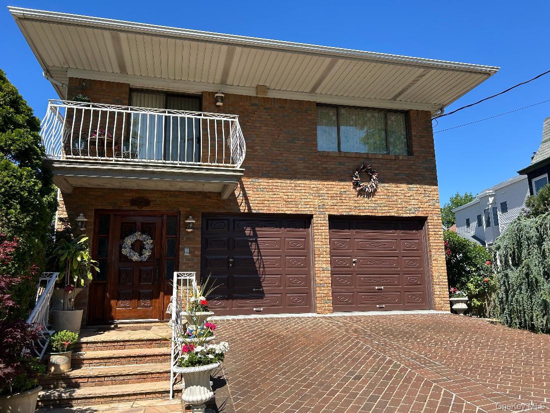 14 12 136th St, College Point, NY 11356