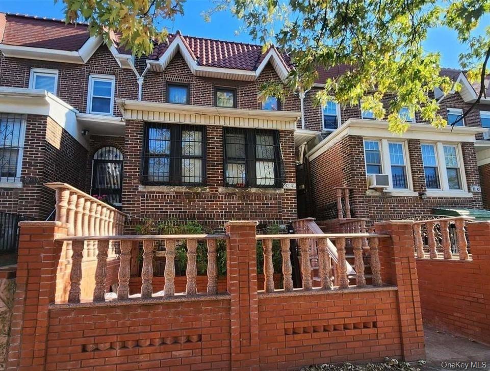 32 41 84th St, East Elmhurst, NY 11370