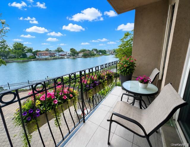 1404 Outlook Ave, Bronx, NY 10465