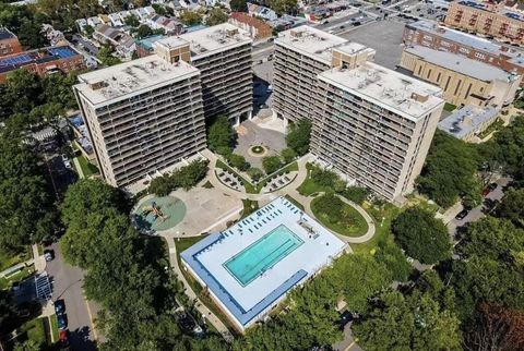 Condominium in Flushing NY 150-38 Union Turnpike #11G.jpg