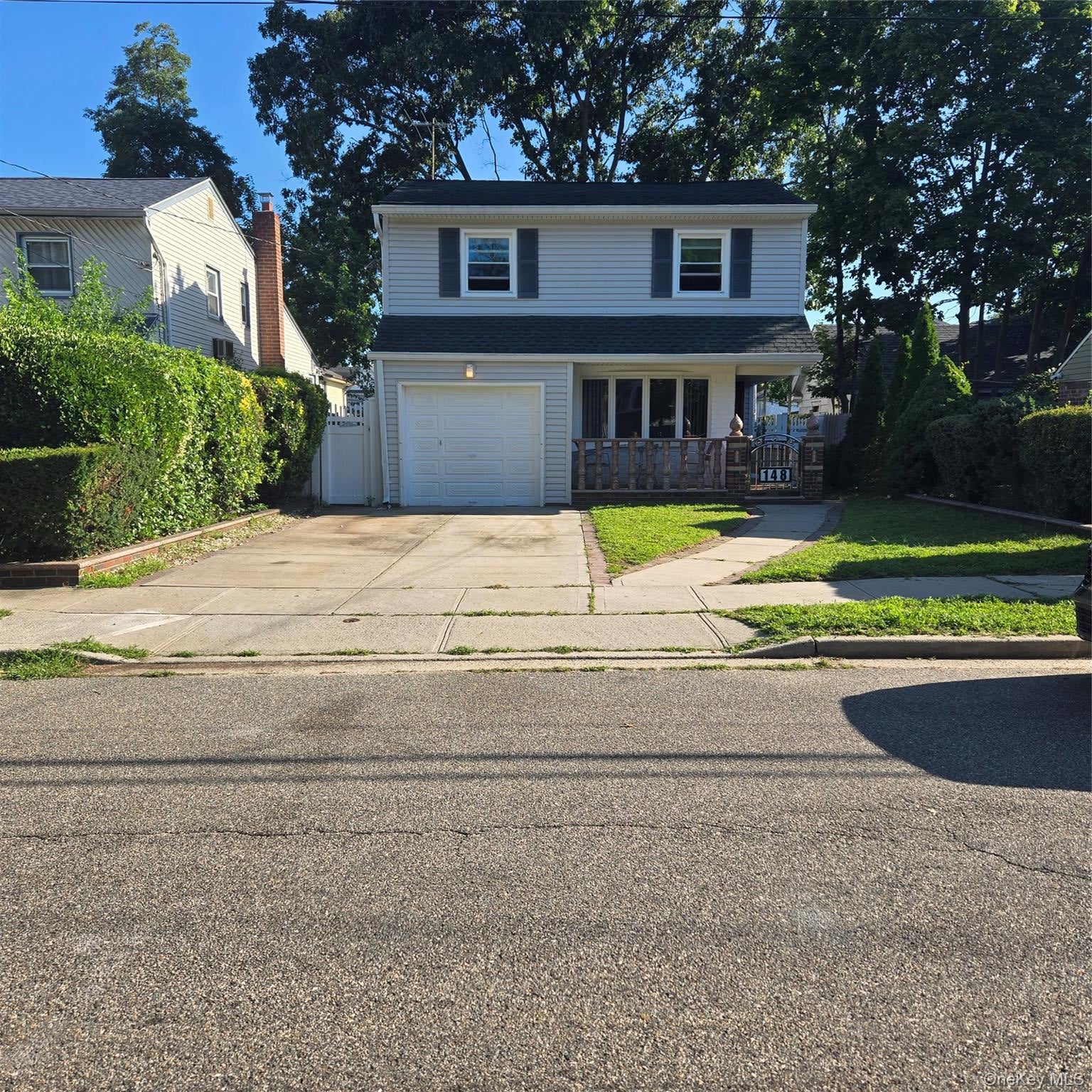 148 Cedar St, Valley Stream, NY 11580
