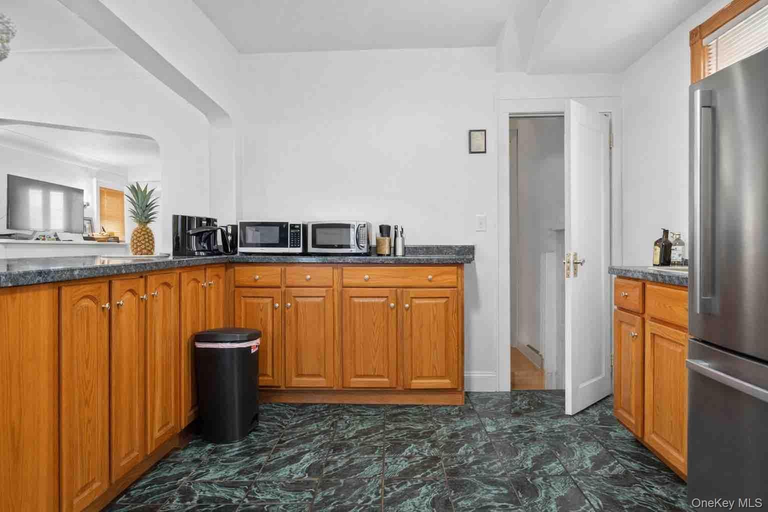18216 141st Ave, Springfield Gardens, NY 11413 photo