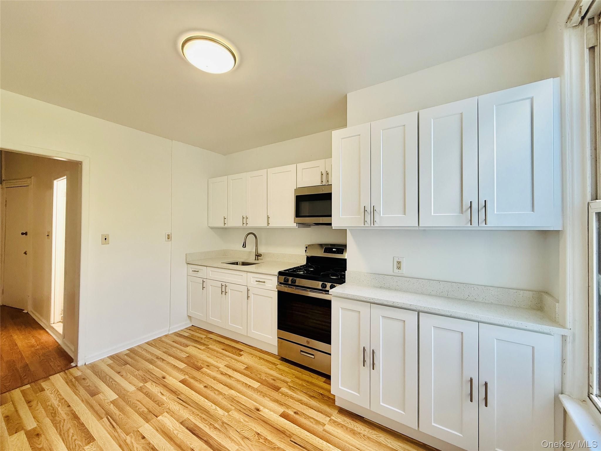 2828 Coddington Ave, Bronx, NY 10461 photo