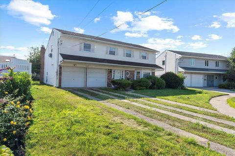 Single Family Residence in Oceanside NY 3944 Bea Court.jpg
