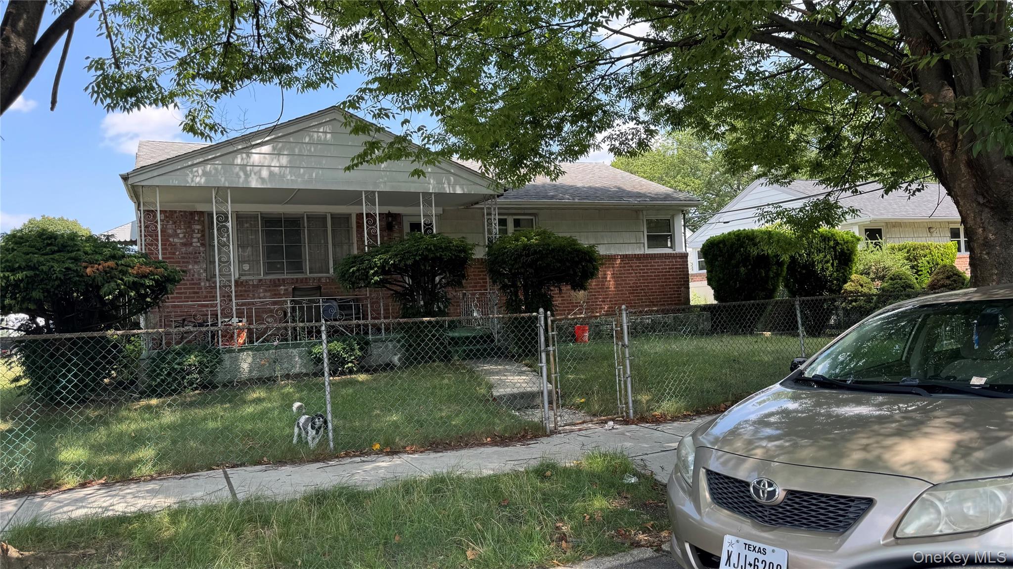 12161 233rd St, Rosedale, NY 11422