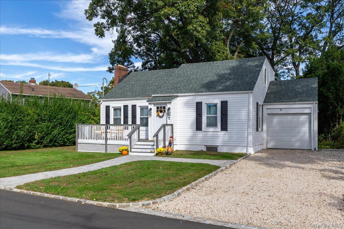 445 Coolidge Dr, Centerport, NY 11721 photo