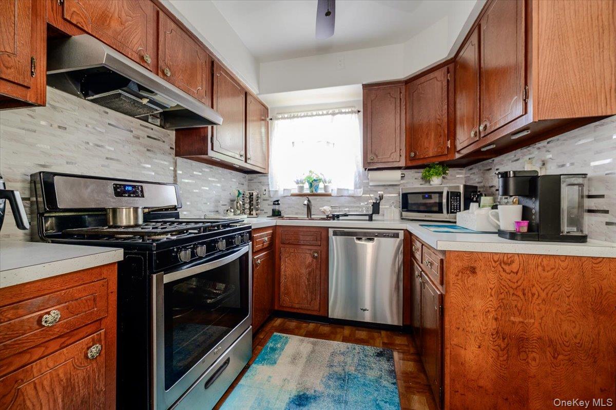 1912 Hunt Ave, Bronx, NY 10462 photo
