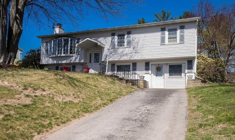 Single Family Residence in Wappingers Falls NY 12 Dwyer Lane.jpg