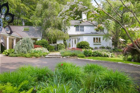 Single Family Residence in Pound Ridge NY 27 West Lane.jpg