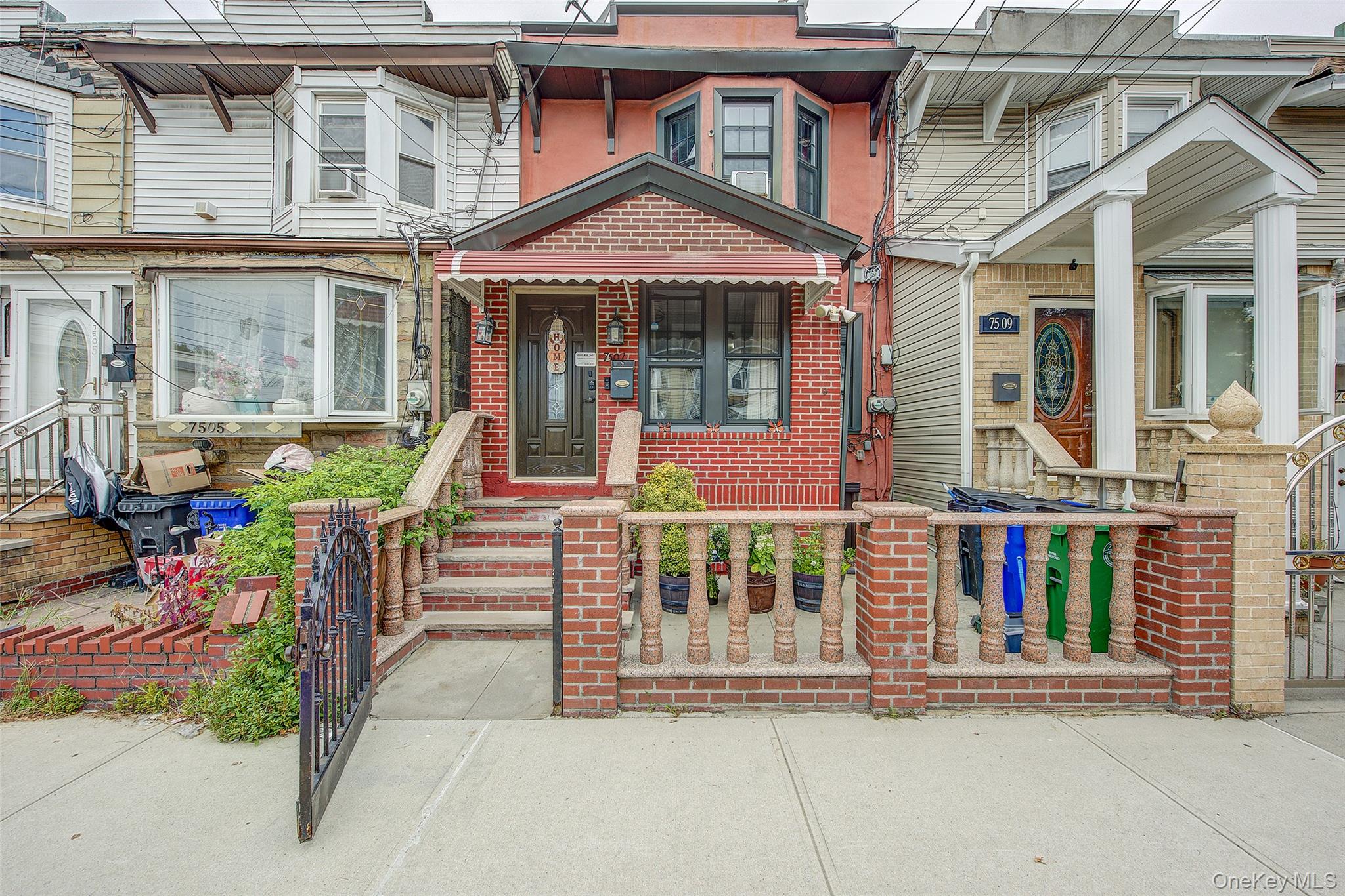 75 7 95th Ave, Ozone Park, NY 11416