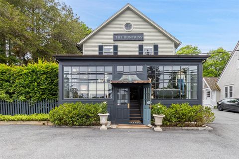 Retail in Pound Ridge NY 259 Westchester Avenue.jpg