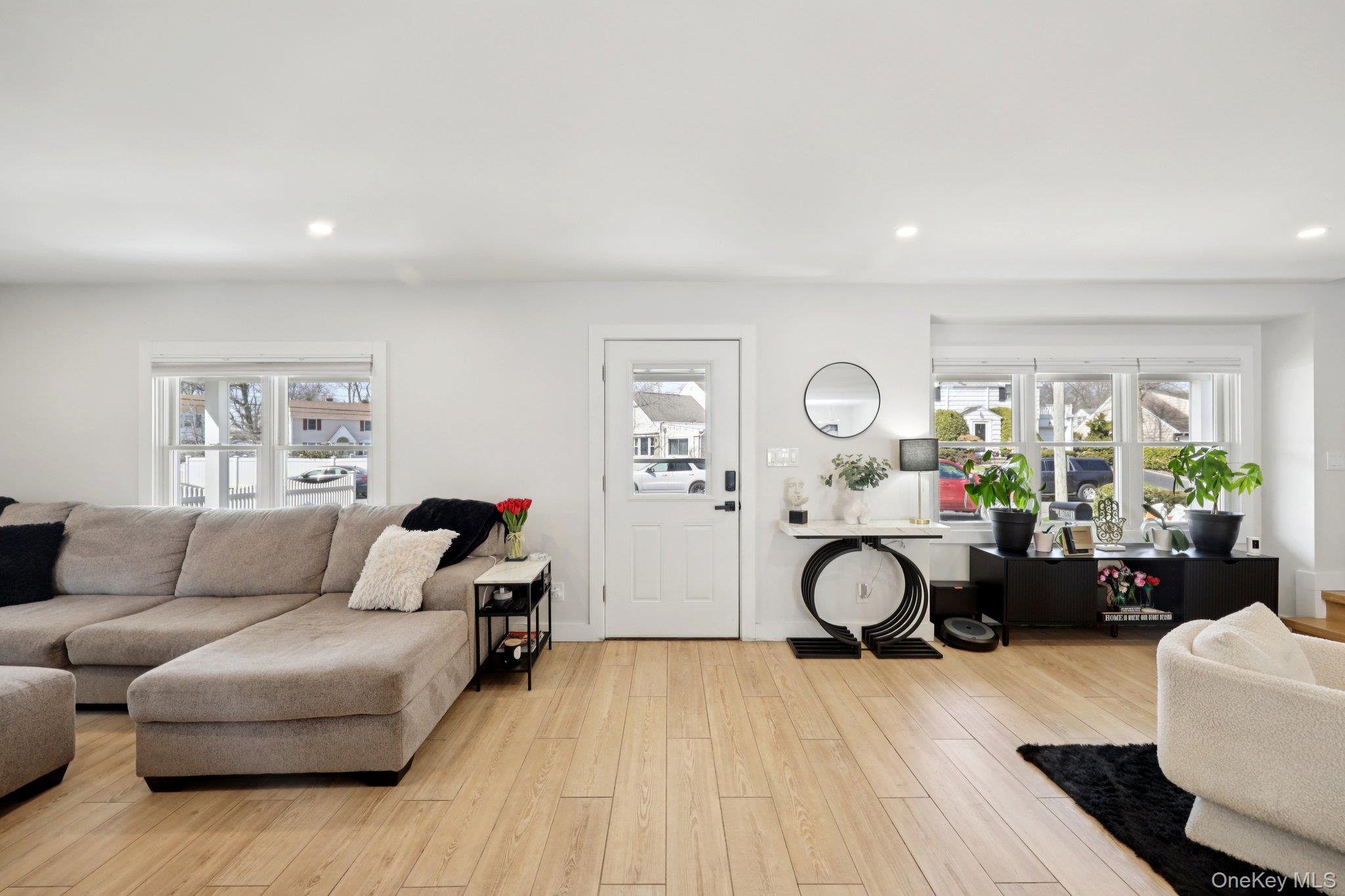 1361 Kew Ave, Hewlett, NY 11557 photo