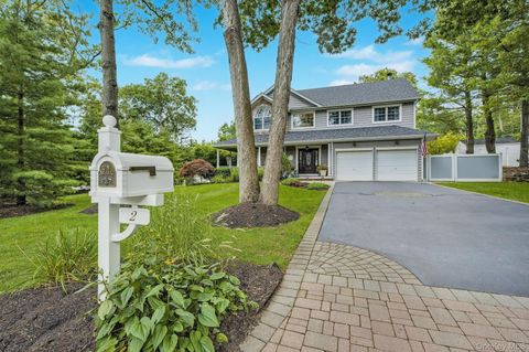 Single Family Residence in Smithtown NY 2 Whispering Woods Drive.jpg