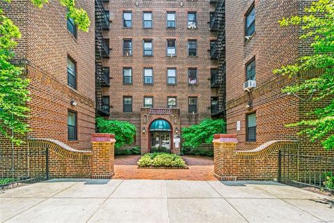 Stock Cooperative in Jackson Heights NY 89-10 35th Avenue #E-7R.jpg