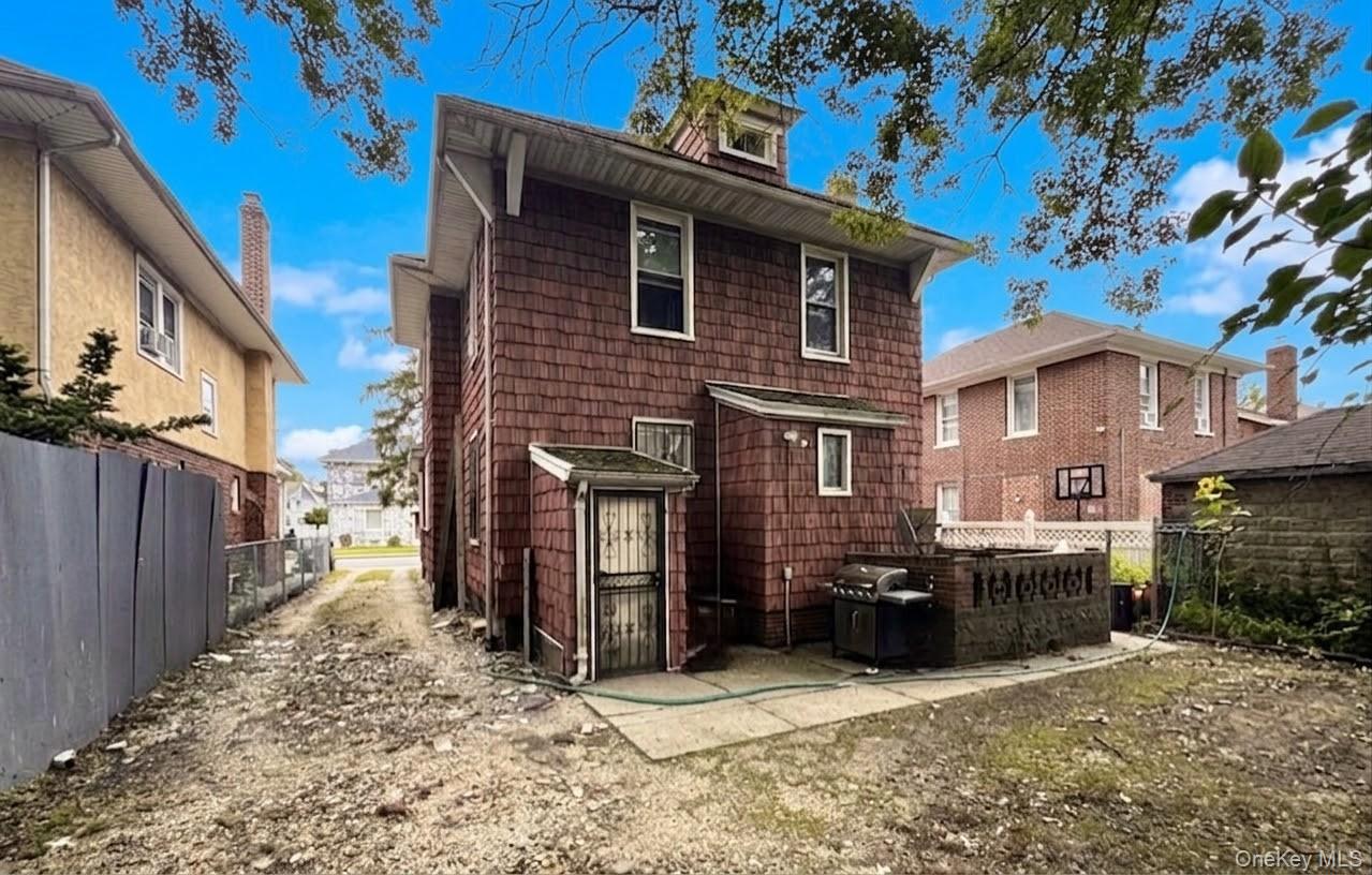 7 President St, Far Rockaway, NY 11691 photo