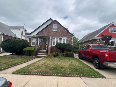 Single Family Residence in Elmont NY 48 Wellington Road.jpg