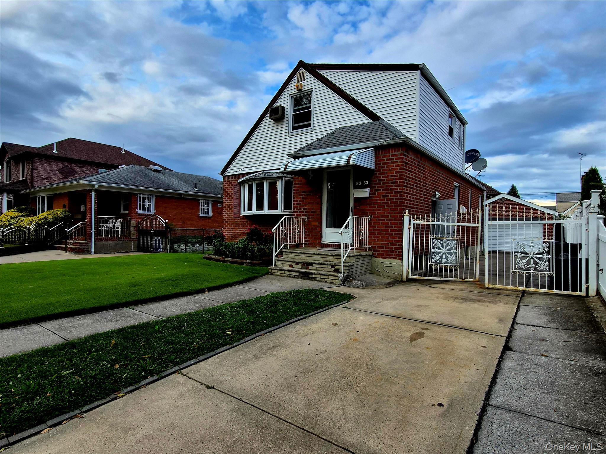 8333 251st, Bellerose, NY 11426 photo