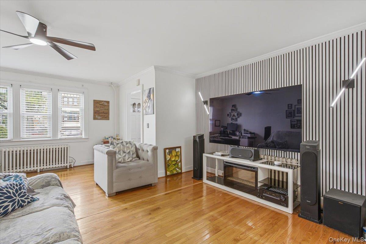 94 26 210th St, Queens Village, NY 11428 photo