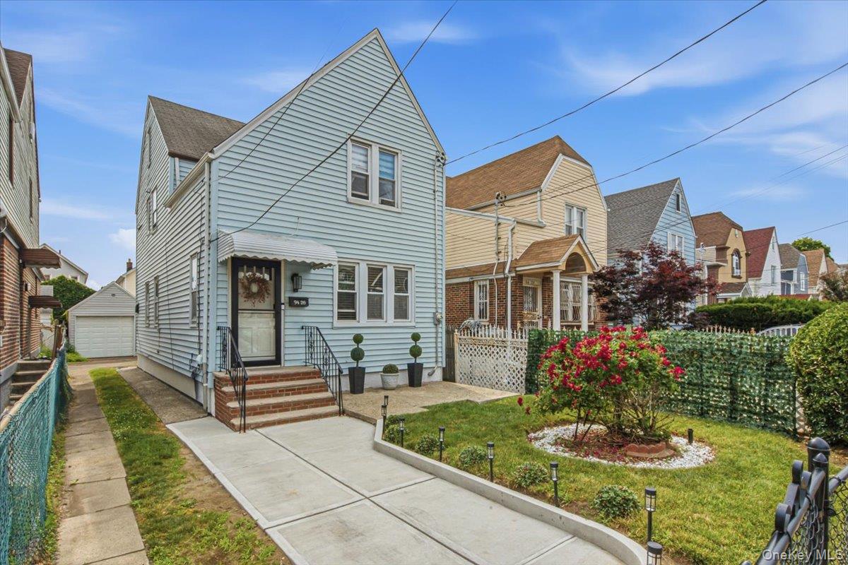 94 26 210th St, Queens Village, NY 11428