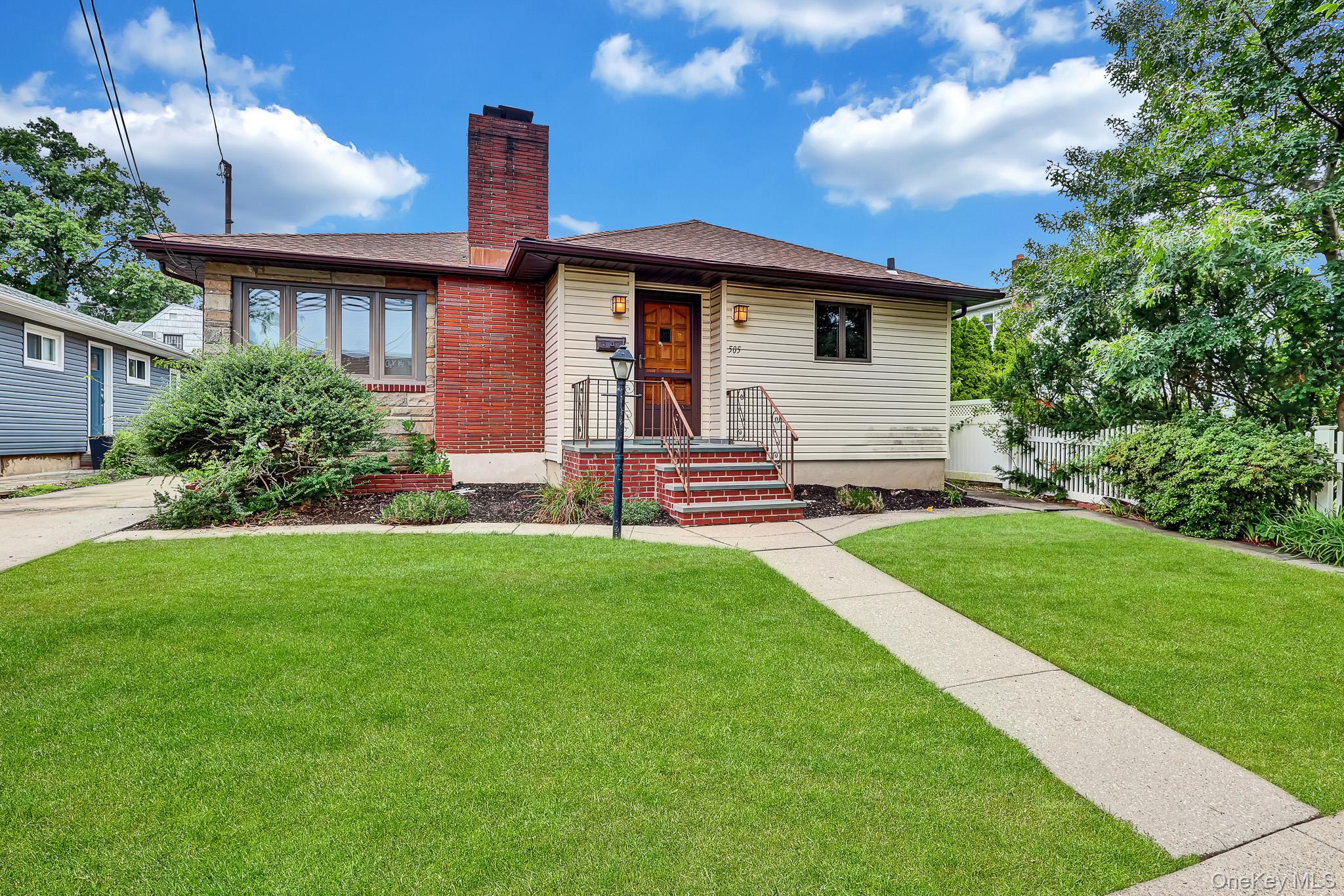 505 Leonard Blvd, New Hyde Park, NY 11040 photo