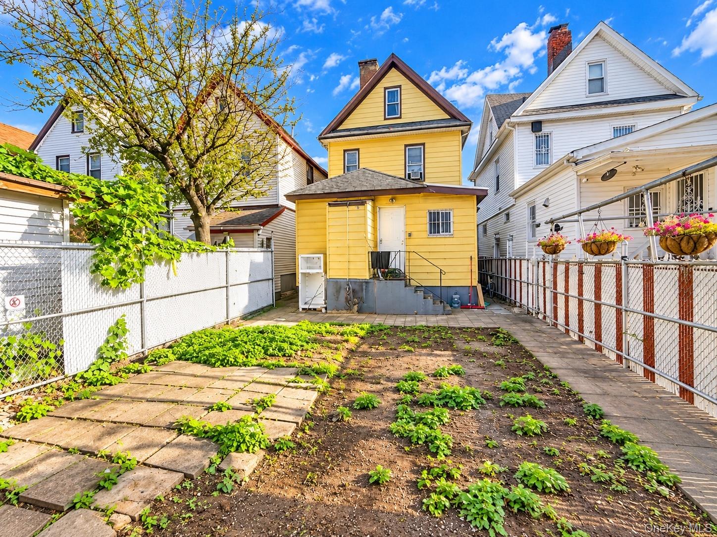 12903 97th Ave, Richmond Hill, NY 11419 photo