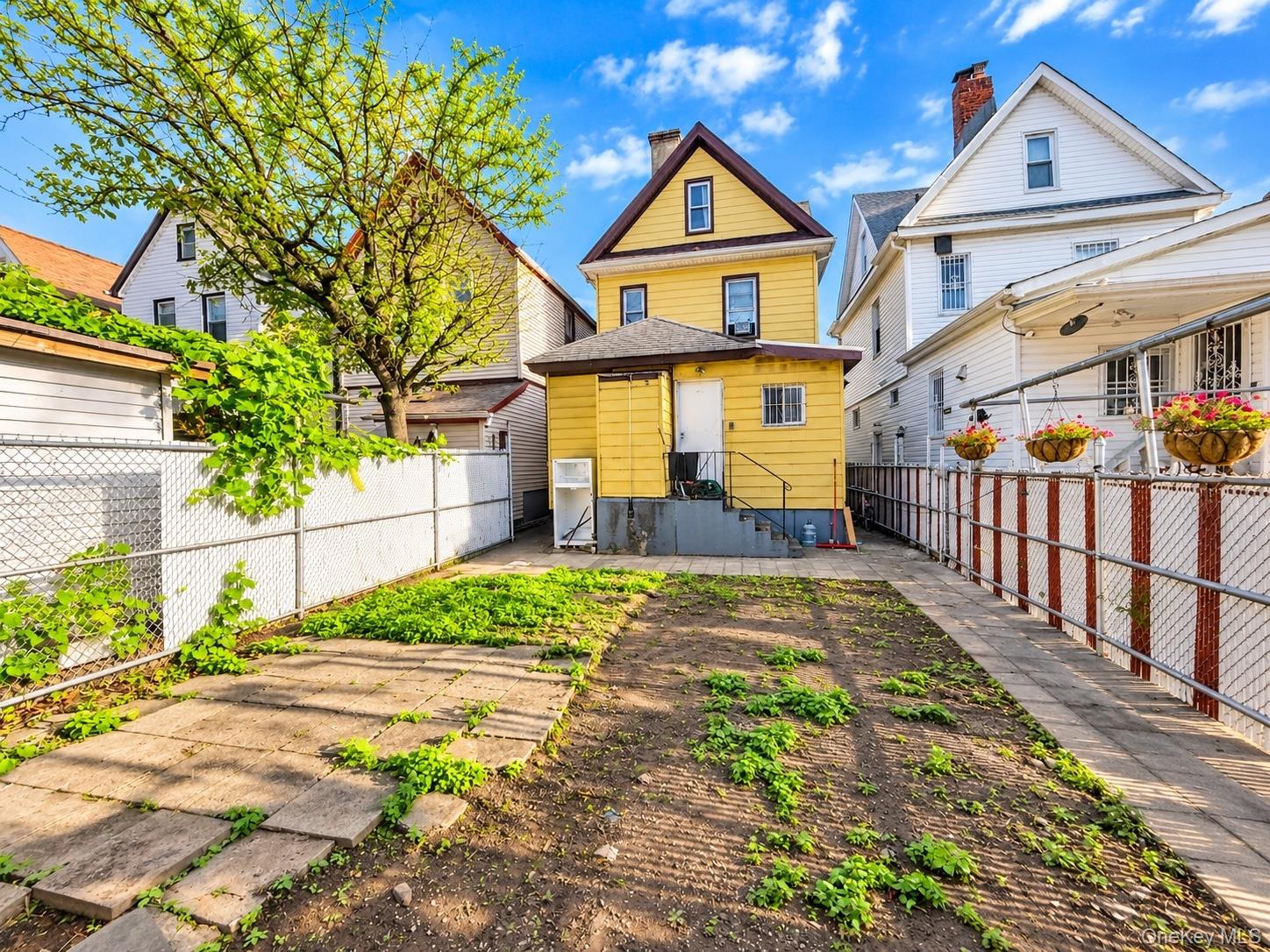 12903 97th Ave, Richmond Hill, NY 11419 photo