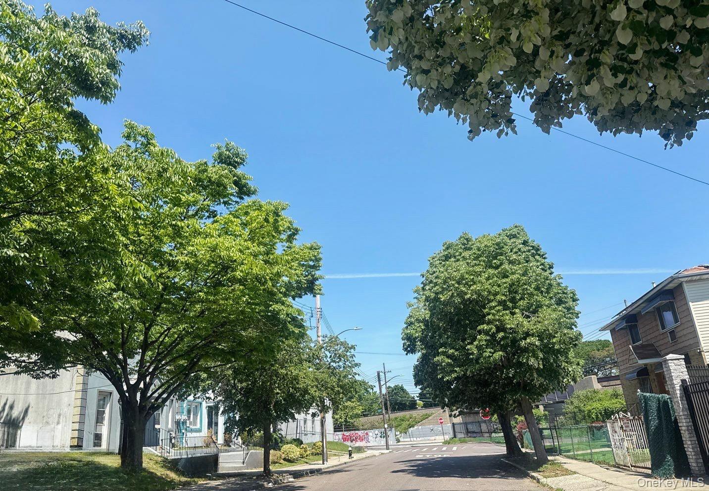 140 28 184th St, Springfield Gardens, NY 11413 photo