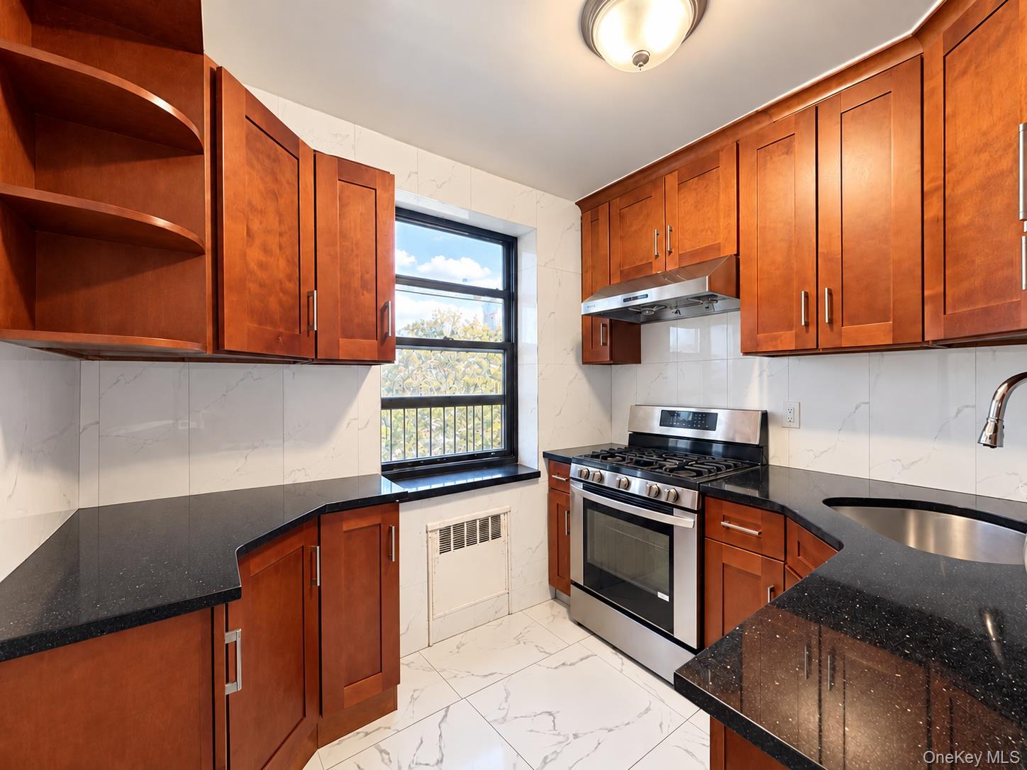 28 8 141st St, Flushing, NY 11354