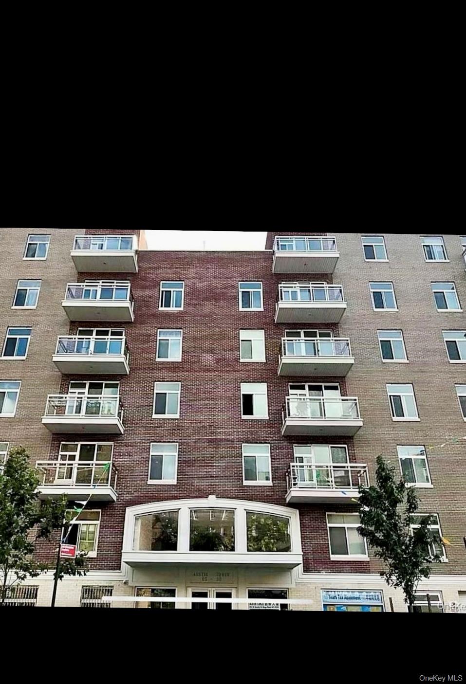 65 38 Austin St, Rego Park, NY 11374