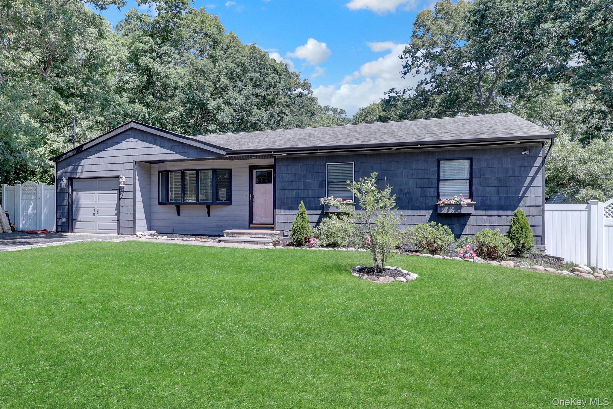 473 Long Island Ave, Medford, NY 11763 photo