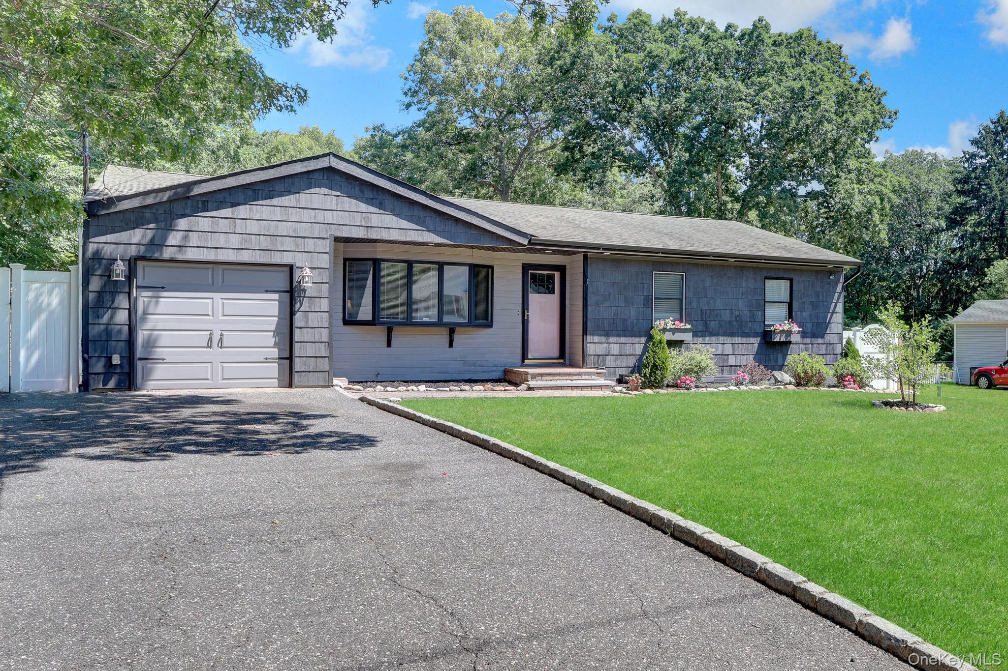 473 Long Island Ave, Medford, NY 11763 photo