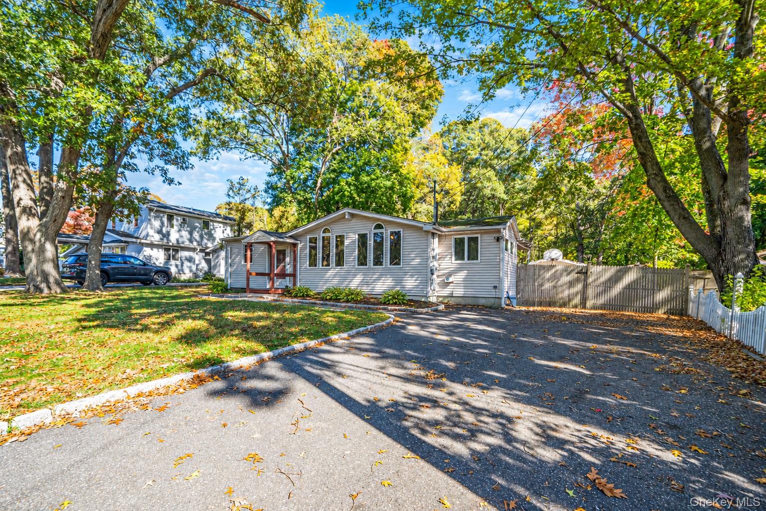 15 S Bicycle Path, Selden, NY 11784 photo