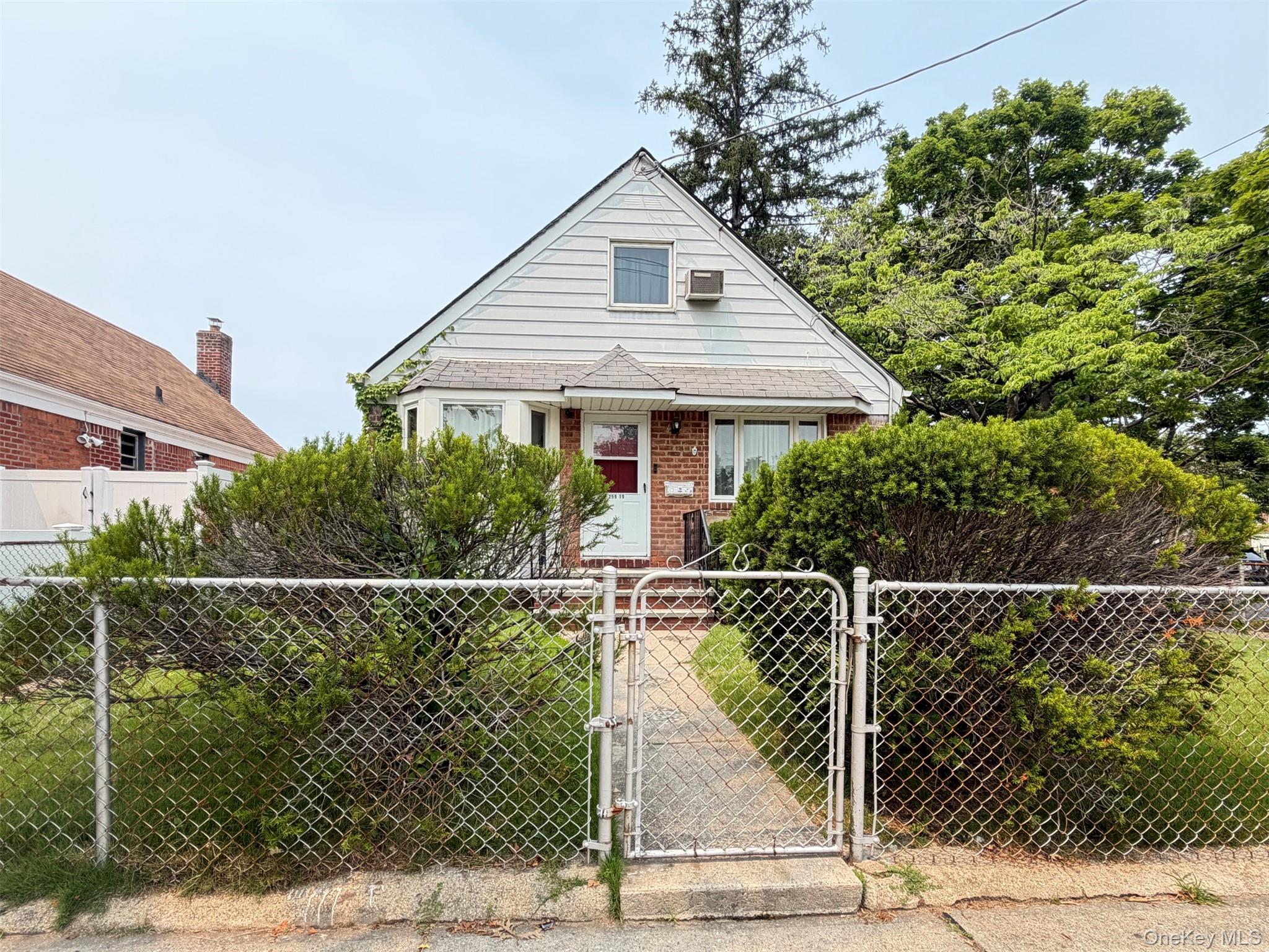 259 19 80th Ave, Glen Oaks, NY 11004 photo