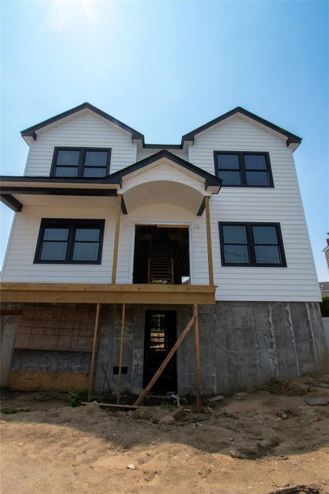 Single Family Residence in Baldwin Harbor NY 3004 Harbor Street.jpg