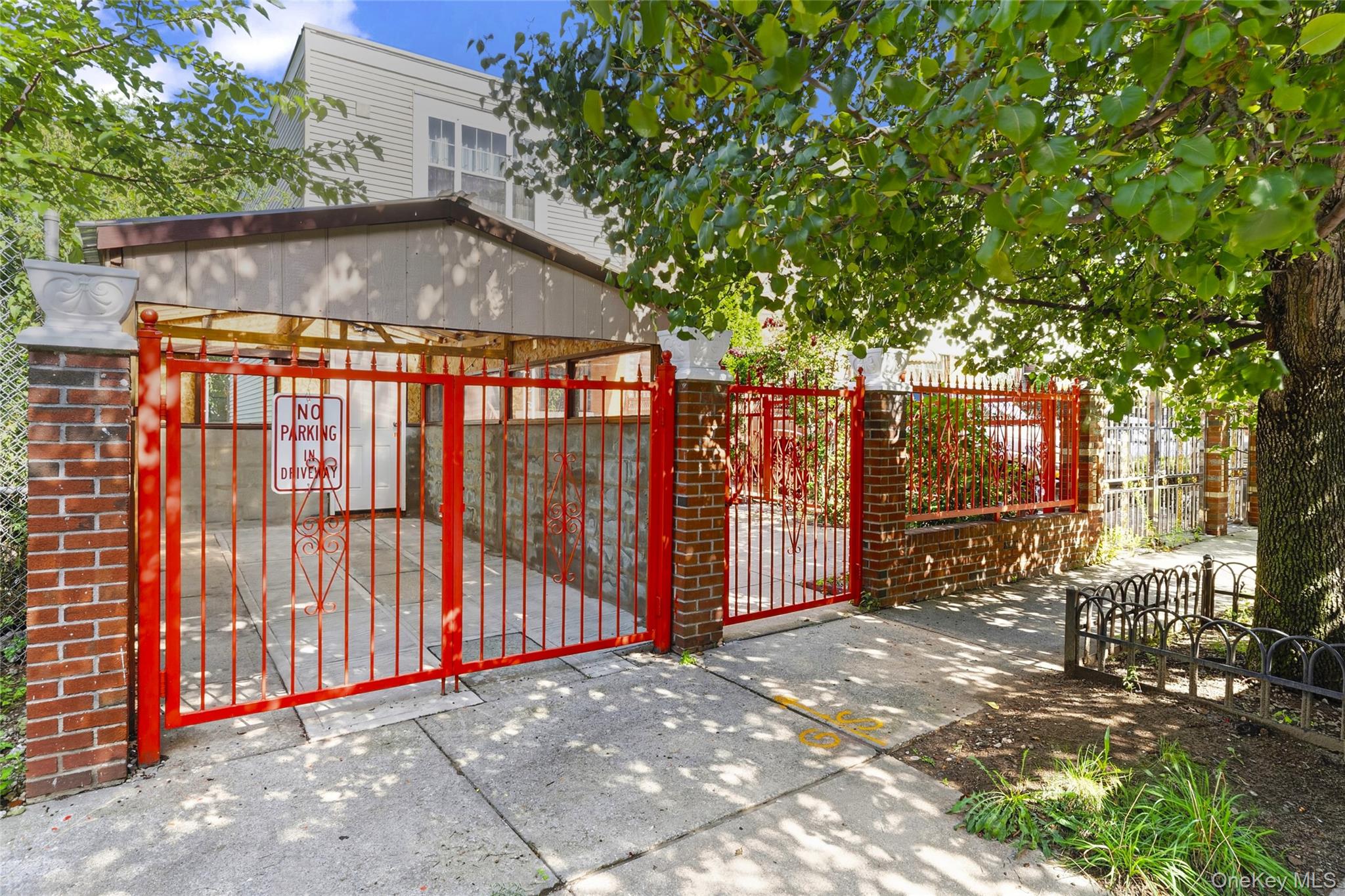 343 Hinsdale St, Brooklyn, NY 11207 photo