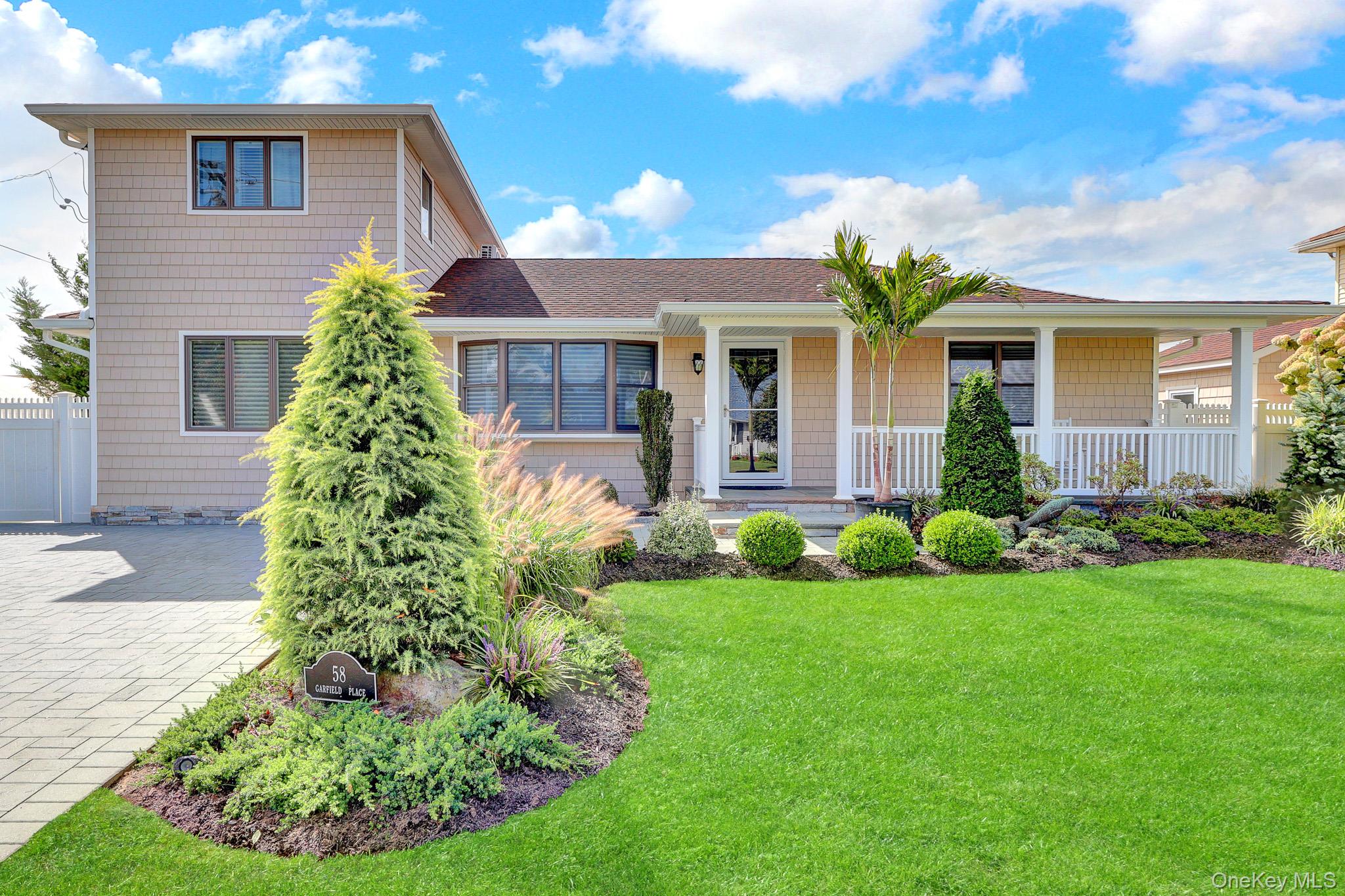 58 Garfield Pl, Massapequa, NY 11758 photo