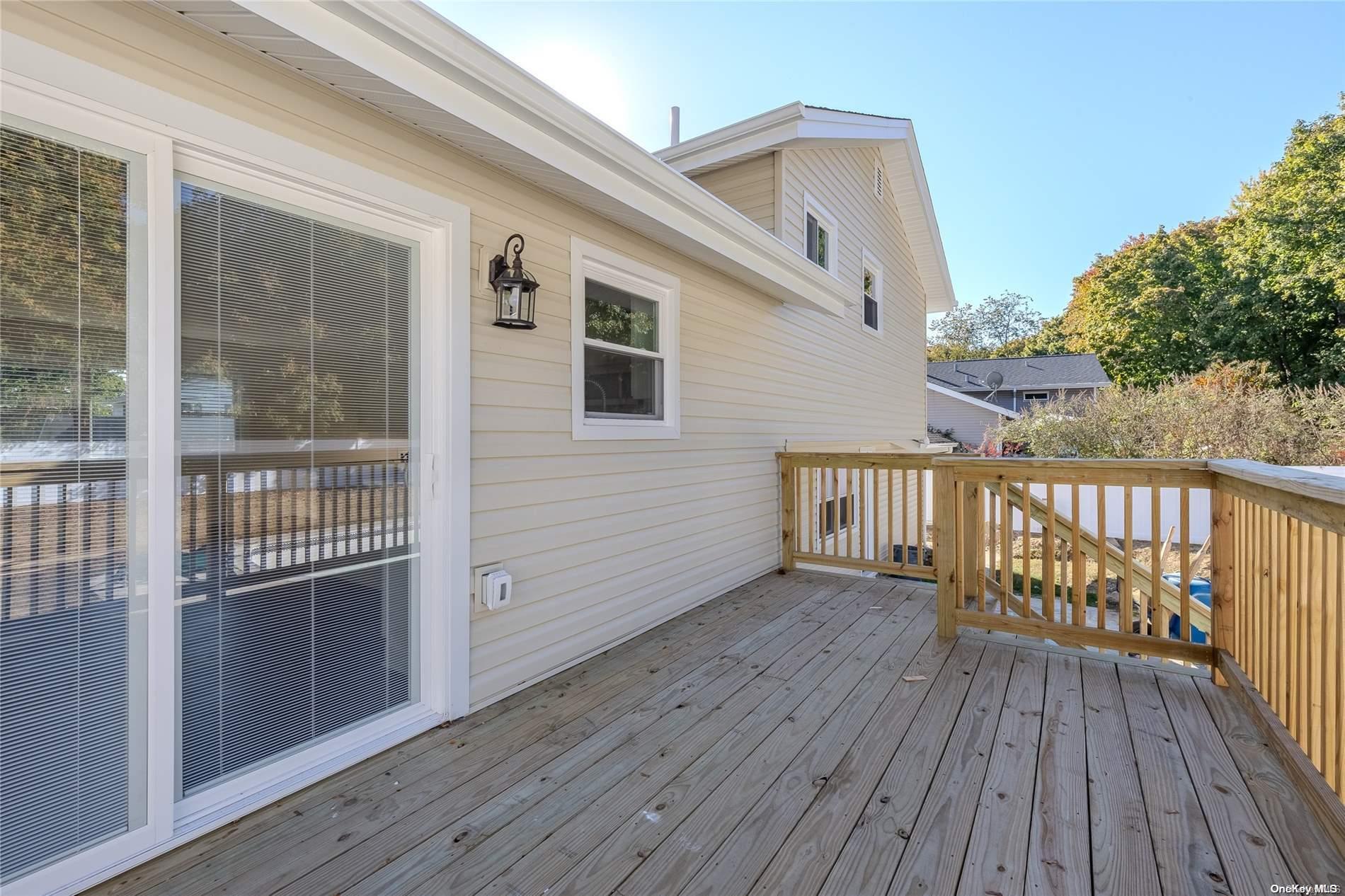7 Radburn Ln, Port Jefferson Station, NY 11776 photo