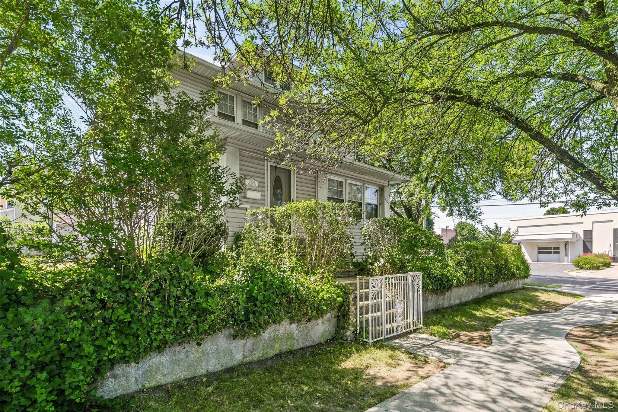 2950 Randall Ave, Bronx, NY 10465 photo