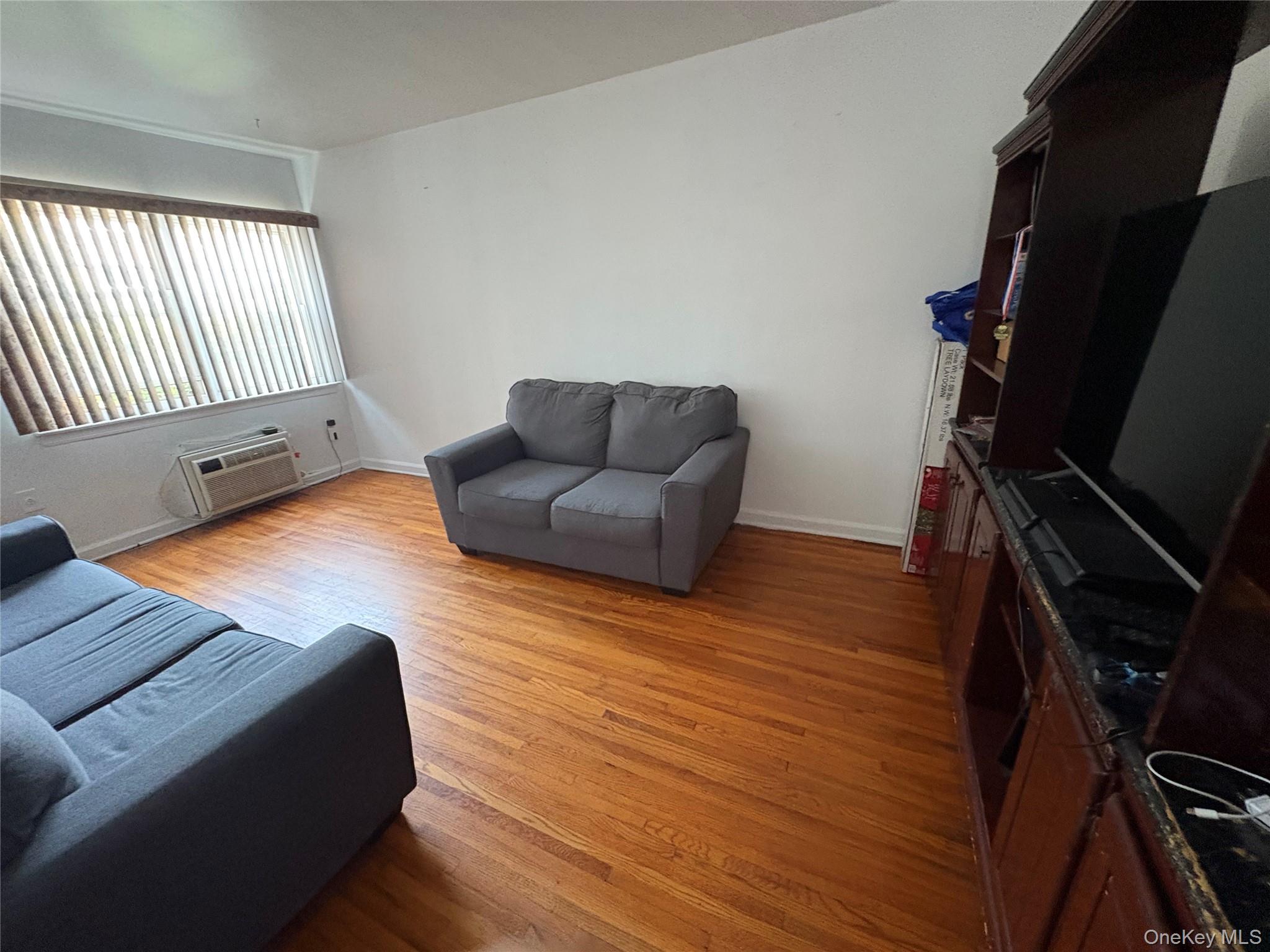 3485 Mickle Ave, Bronx, NY 10469 photo