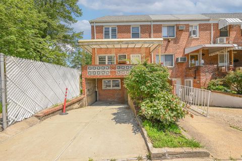 Single Family Residence in Flushing NY 150-01 Horace Harding Exp Expy.jpg