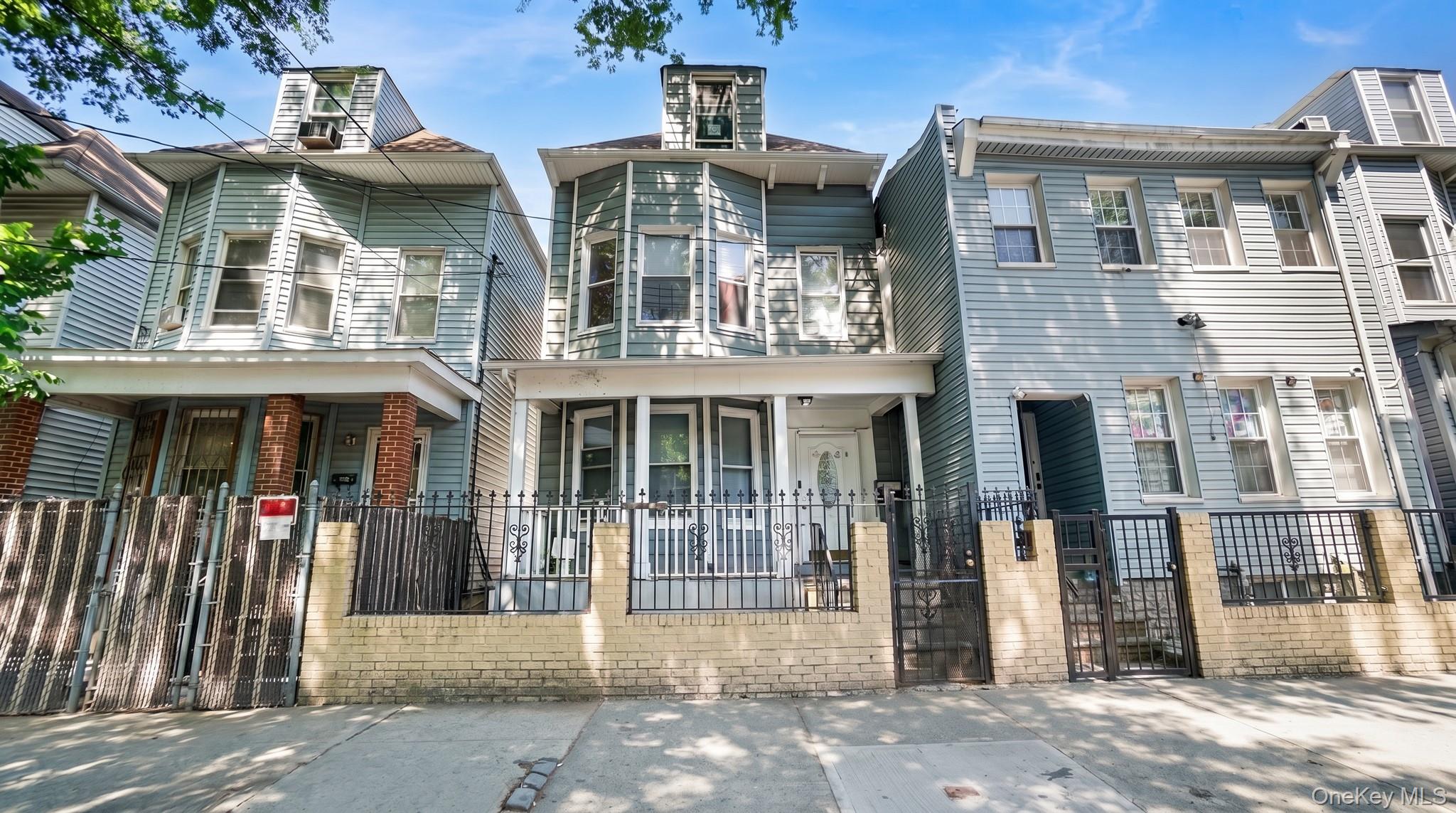 2661 Briggs Ave, Bronx, NY 10458