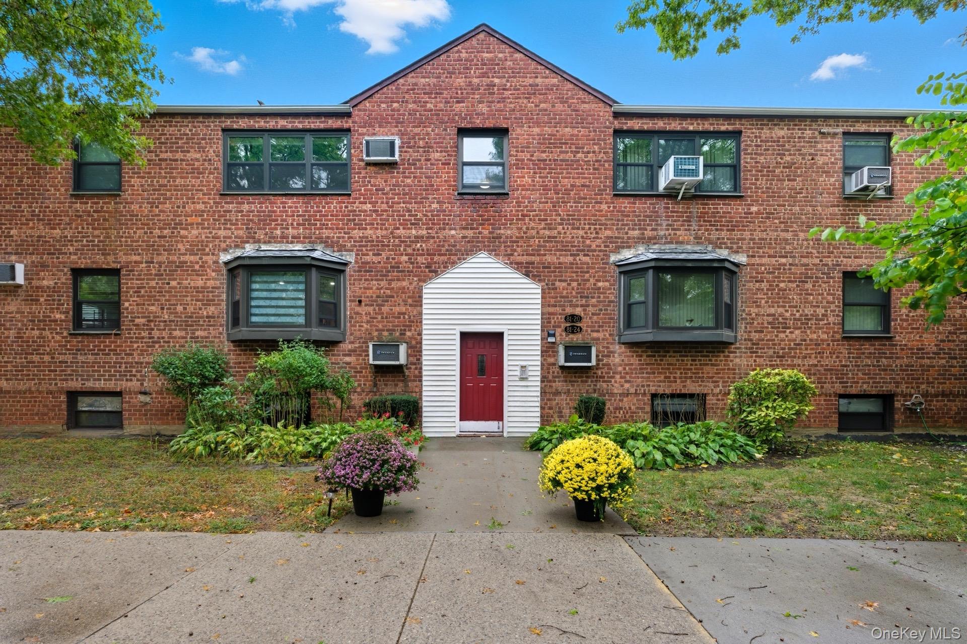 81 24 156 Avenue 240 Cour, Howard Beach, NY 11414
