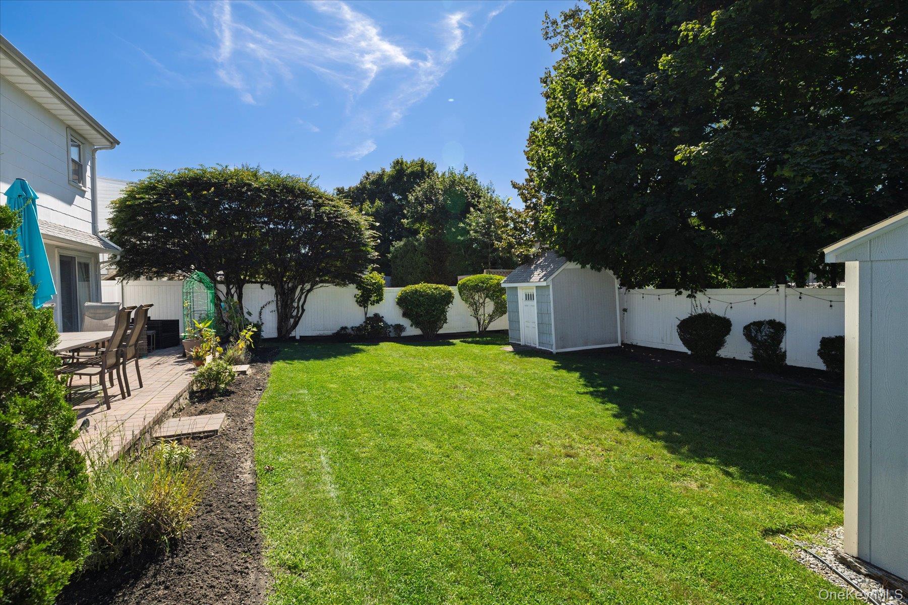 129 Arlyn Dr, Massapequa, NY 11758 photo