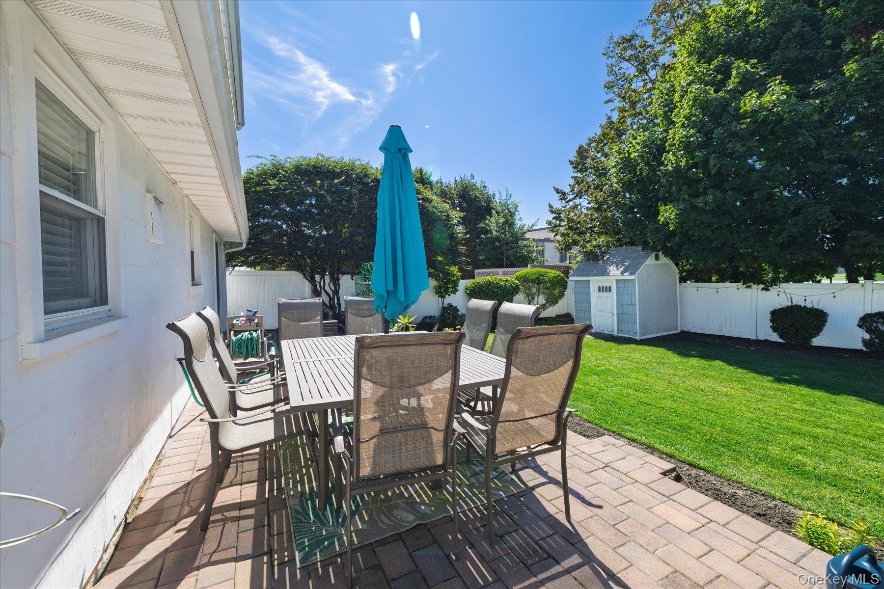 129 Arlyn Dr, Massapequa, NY 11758 photo
