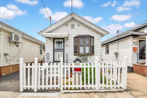 Single Family Residence in Bronx NY 611 Clarence Avenue.jpg
